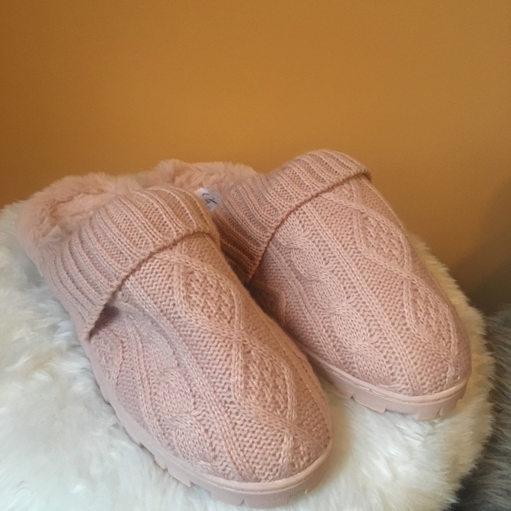 Jessica Simpson Slippers - Picture 2 of 6